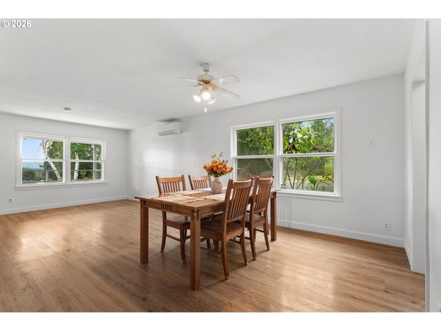 3913 Nw LAVINA St, Vancouver, WA 98660