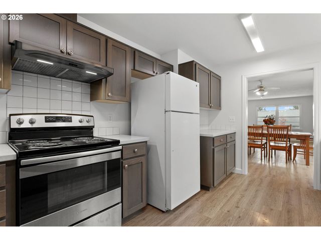3913 Nw LAVINA St, Vancouver, WA 98660