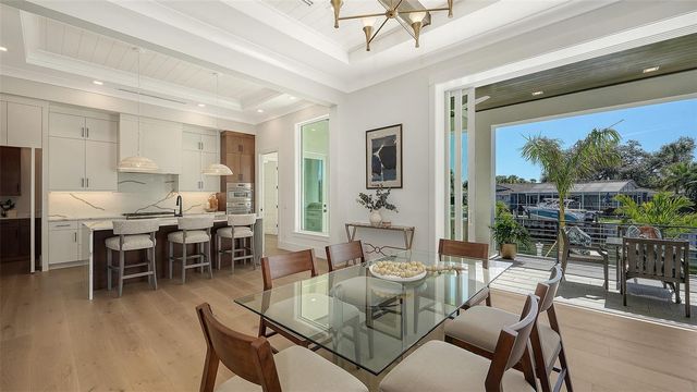 558 VENICE LANE, Sarasota, FL 34242