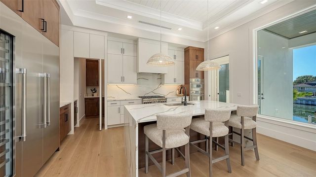 558 VENICE LANE, Sarasota, FL 34242