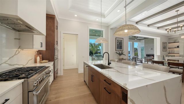558 VENICE LANE, Sarasota, FL 34242