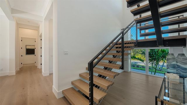 558 VENICE LANE, Sarasota, FL 34242