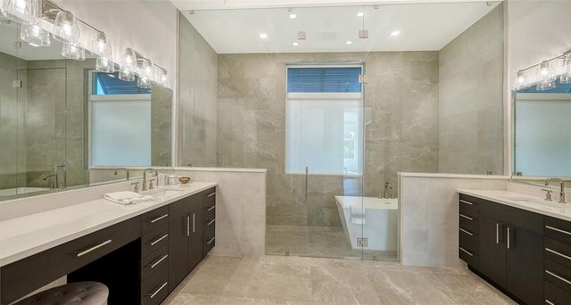 558 VENICE LANE, Sarasota, FL 34242