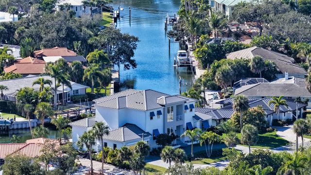 558 VENICE LANE, Sarasota, FL 34242