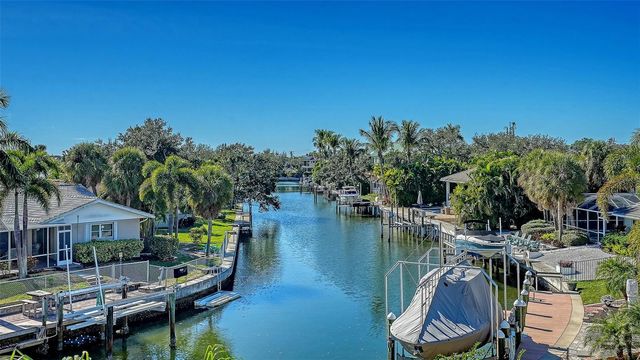 558 VENICE LANE, Sarasota, FL 34242