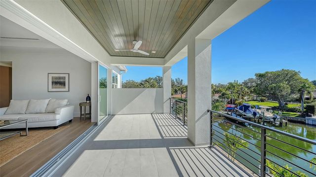 558 VENICE LANE, Sarasota, FL 34242