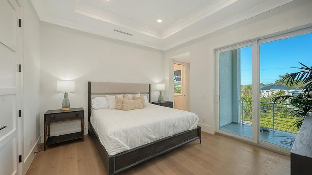 558 VENICE LANE, Sarasota, FL 34242