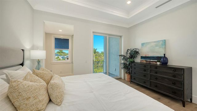 558 VENICE LANE, Sarasota, FL 34242