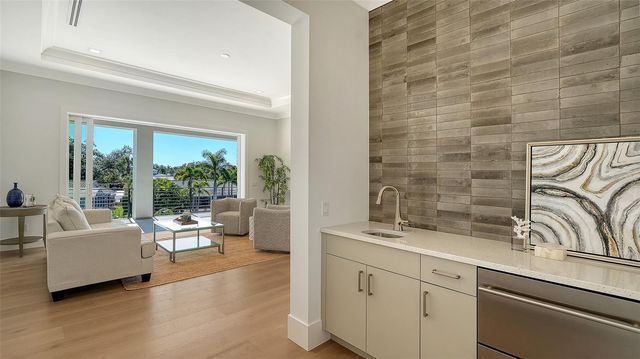 558 VENICE LANE, Sarasota, FL 34242