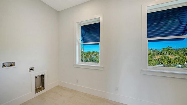 558 VENICE LANE, Sarasota, FL 34242