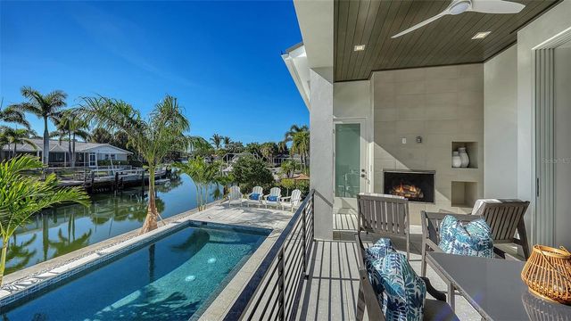558 VENICE LANE, Sarasota, FL 34242