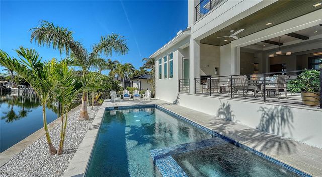 558 VENICE LANE, Sarasota, FL 34242