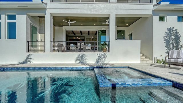 558 VENICE LANE, Sarasota, FL 34242