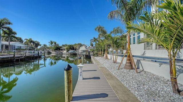 558 VENICE LANE, Sarasota, FL 34242