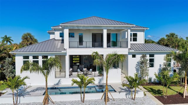 558 VENICE LANE, Sarasota, FL 34242