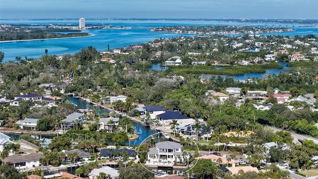 558 VENICE LANE, Sarasota, FL 34242