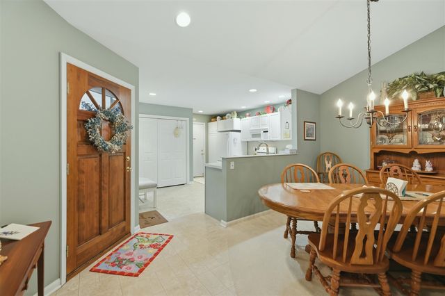 2203 Shetland Drive, Grand Rapids, MI 49505