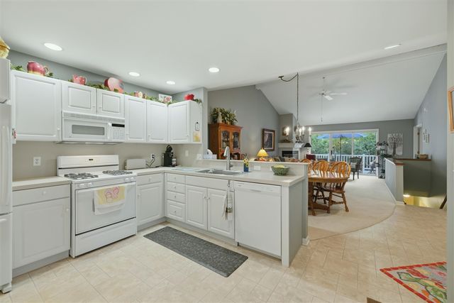 2203 Shetland Drive, Grand Rapids, MI 49505
