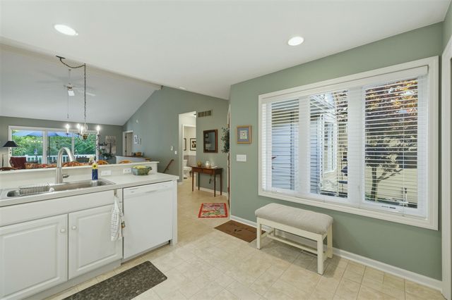 2203 Shetland Drive, Grand Rapids, MI 49505