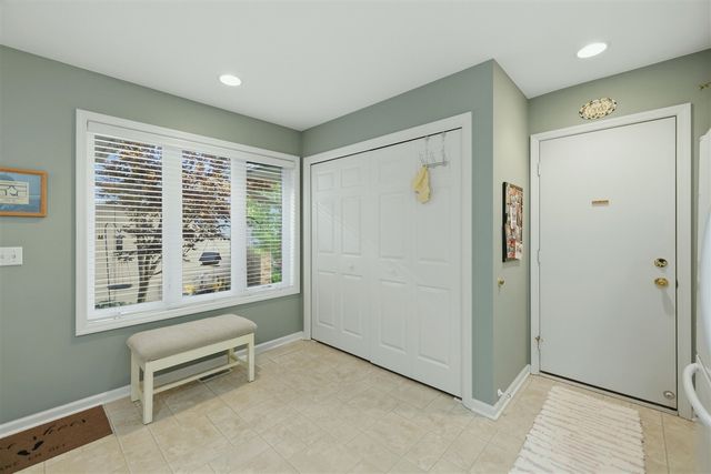 2203 Shetland Drive, Grand Rapids, MI 49505