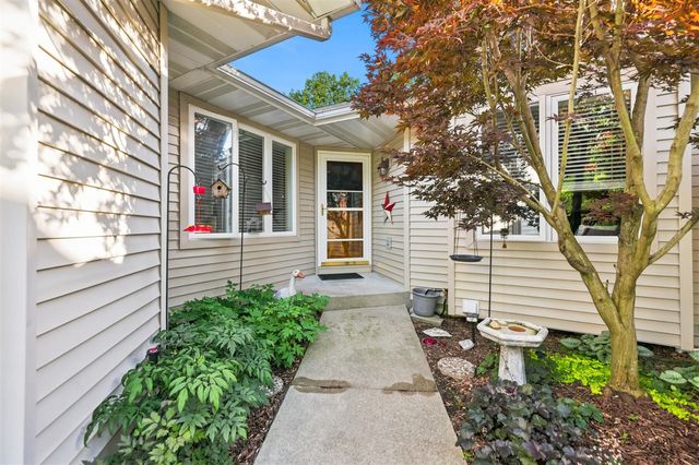 2203 Shetland Drive, Grand Rapids, MI 49505