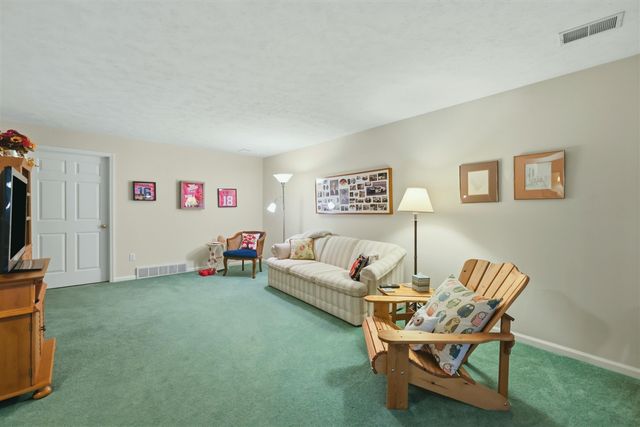 2203 Shetland Drive, Grand Rapids, MI 49505