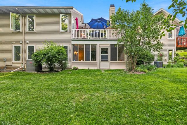 2203 Shetland Drive, Grand Rapids, MI 49505