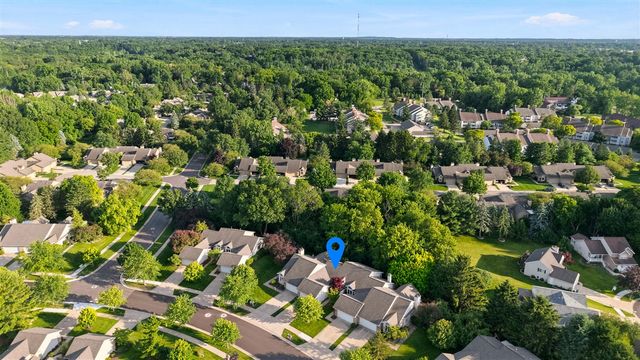 2203 Shetland Drive, Grand Rapids, MI 49505