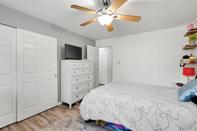 806 Hollyridge Drive, Ballwin, MO 63011