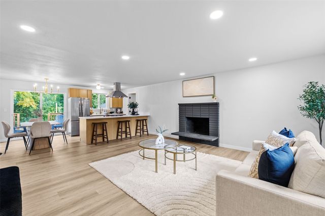 12418 SE 202nd Place, Kent, WA 98031