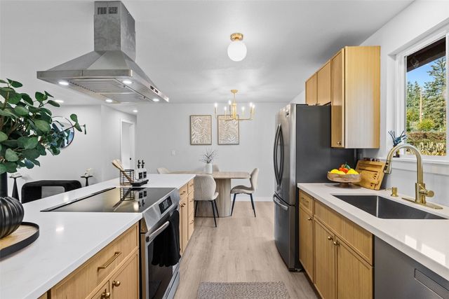12418 SE 202nd Place, Kent, WA 98031