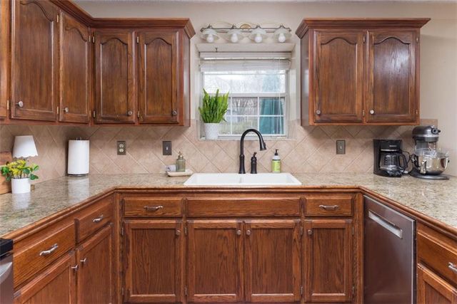 1449 NW Yankee Drive, Blue Springs, MO 64015