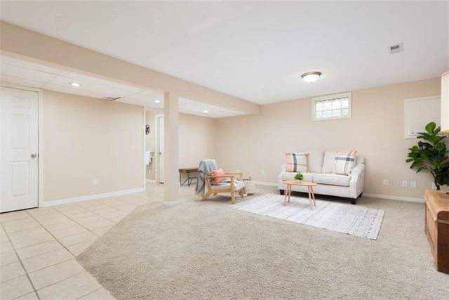 1449 NW Yankee Drive, Blue Springs, MO 64015