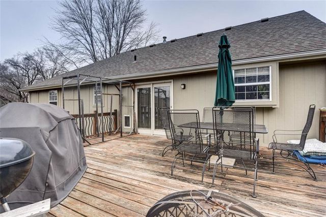 1449 NW Yankee Drive, Blue Springs, MO 64015