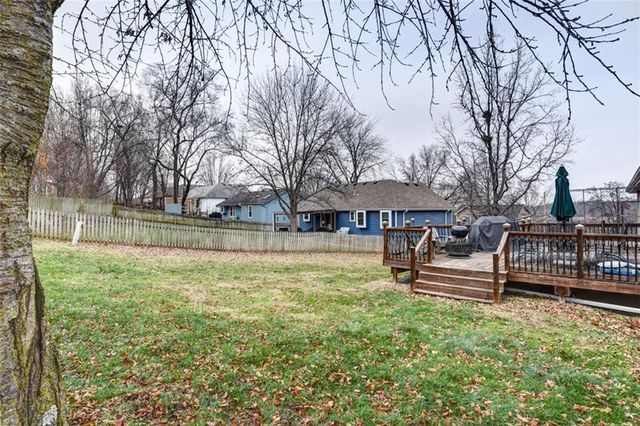 1449 NW Yankee Drive, Blue Springs, MO 64015