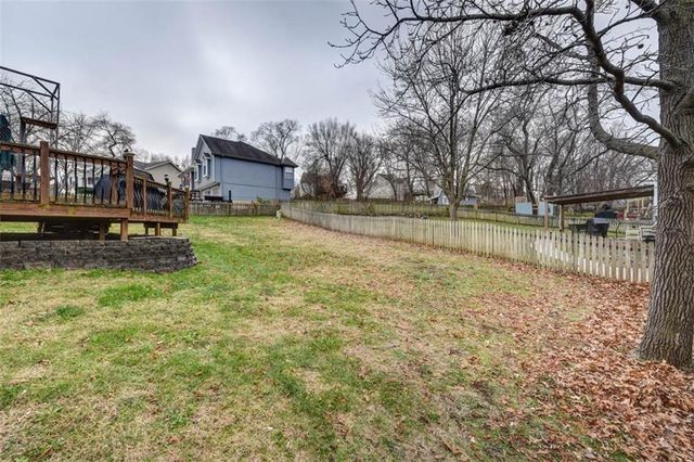 1449 NW Yankee Drive, Blue Springs, MO 64015