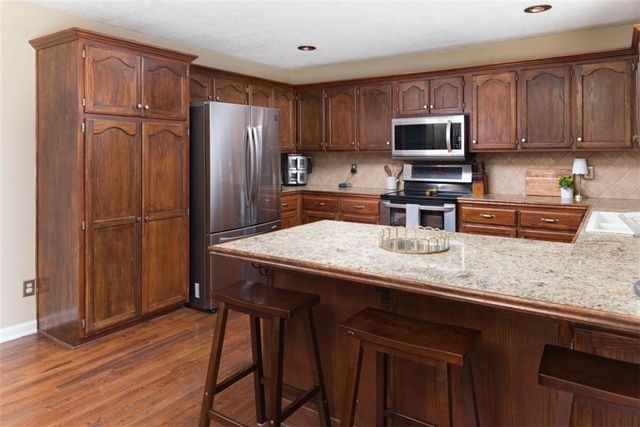 1449 NW Yankee Drive, Blue Springs, MO 64015