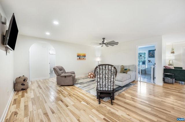 2072 CUMBERLAND RD, Farmville, VA 23901