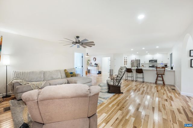 2072 CUMBERLAND RD, Farmville, VA 23901