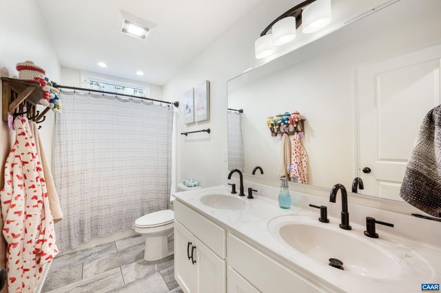 2072 CUMBERLAND RD, Farmville, VA 23901