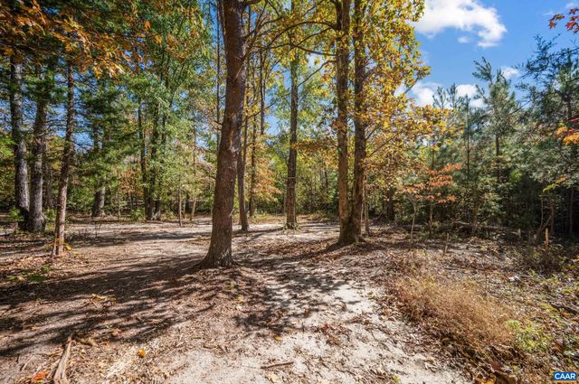 2072 CUMBERLAND RD, Farmville, VA 23901