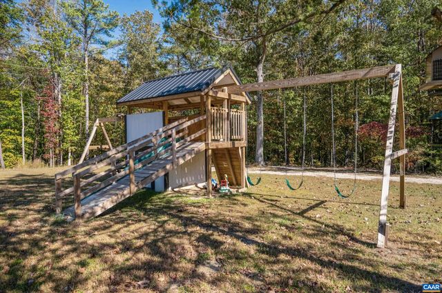 2072 CUMBERLAND RD, Farmville, VA 23901