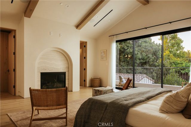 13853 Chandler, Sherman Oaks, CA 91401