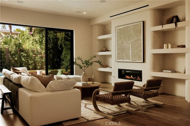 13853 Chandler, Sherman Oaks, CA 91401