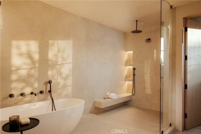 13853 Chandler, Sherman Oaks, CA 91401