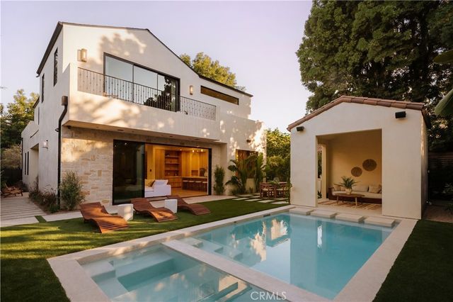13853 Chandler, Sherman Oaks, CA 91401