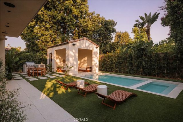 13853 Chandler, Sherman Oaks, CA 91401