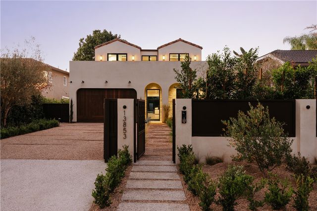 13853 Chandler, Sherman Oaks, CA 91401