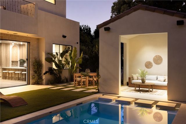 13853 Chandler, Sherman Oaks, CA 91401