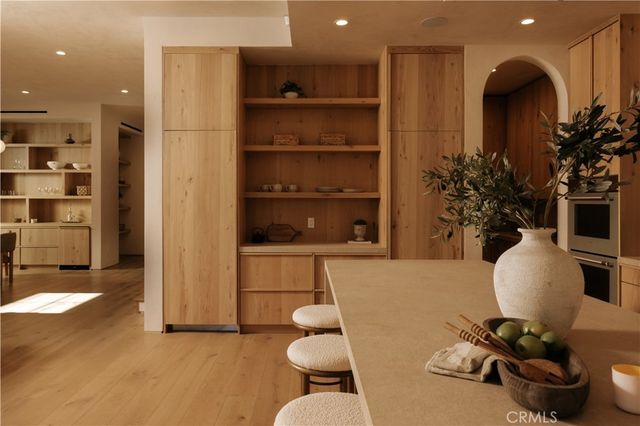 13853 Chandler, Sherman Oaks, CA 91401
